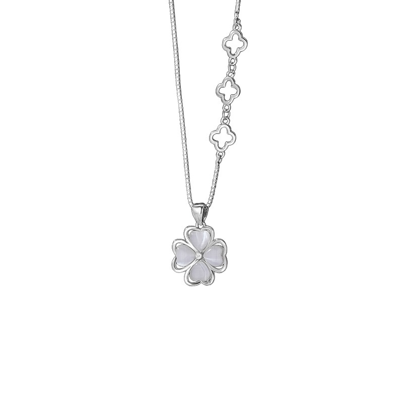 Sterling silver four-leaf clover necklace for women, elegant, simple, unique, and high-end clavicle chain.