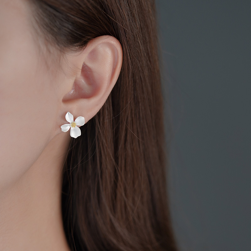 Sterling silver gardenia flower earrings, elegant, sweet, versatile, and artistic.