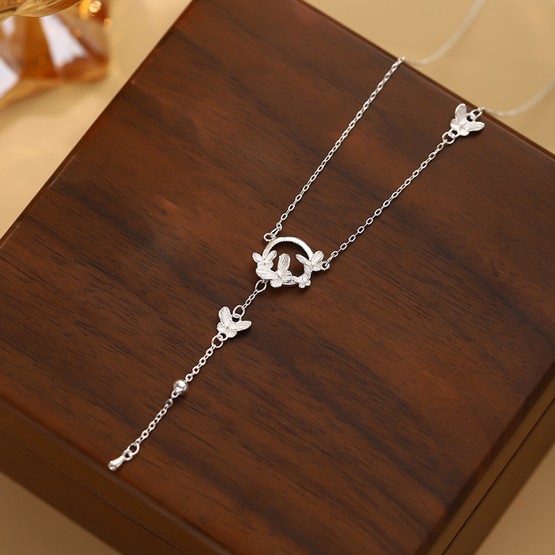 Sterling silver butterfly ring tassel necklace, simple and unique design, sweet and elegant sweater chain.