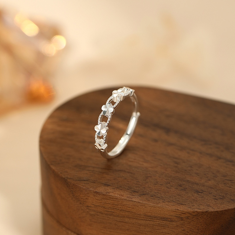 Sterling silver lucky four-leaf clover openwork ring, sweet and simple, forest-style niche jewelry.