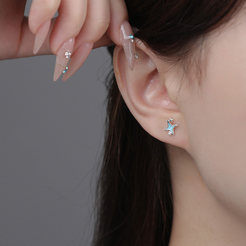 Sterling silver four-pointed star epoxy earrings, cute new summer style, unique, artistic and sweet earrings