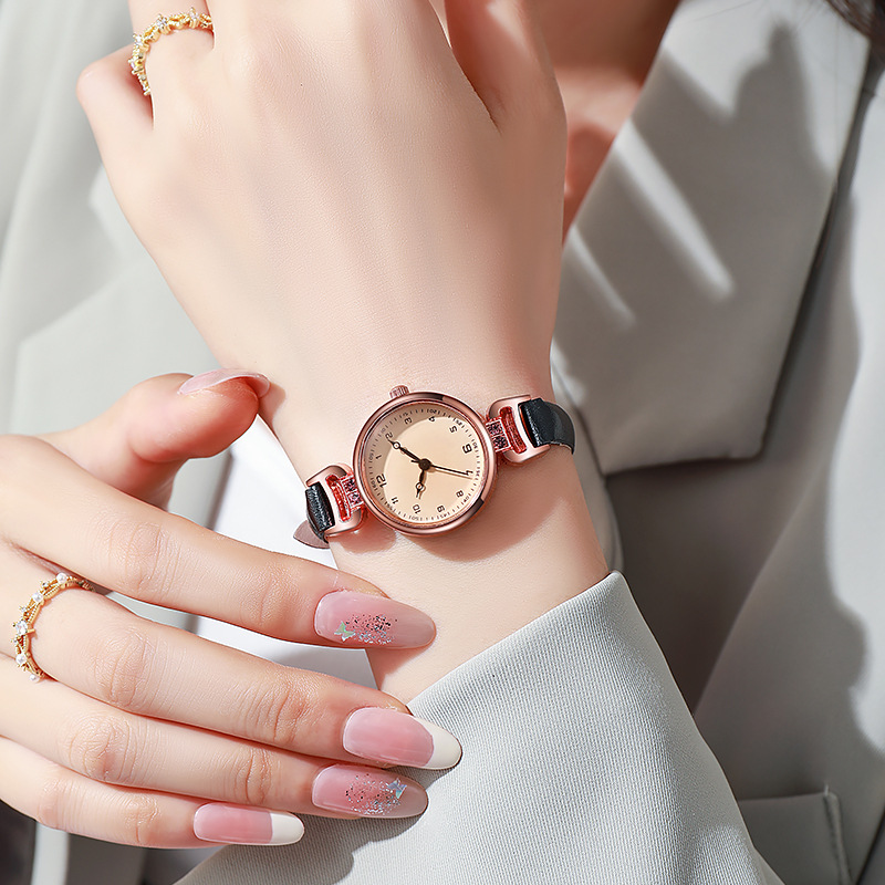 Women's watch, niche, high-end, small, student-friendly, small dial, simple, retro, and sophisticated.