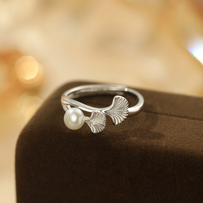 Sterling silver ginkgo pearl ring, elegant and understated, a new sweet and unique jewelry style.
